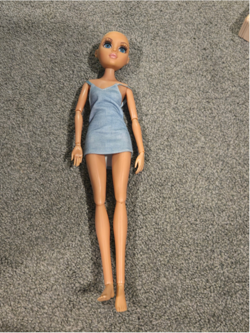 Moxie Teenz Melrose MGA 13 Poseable Articulated Fashion Doll 2010